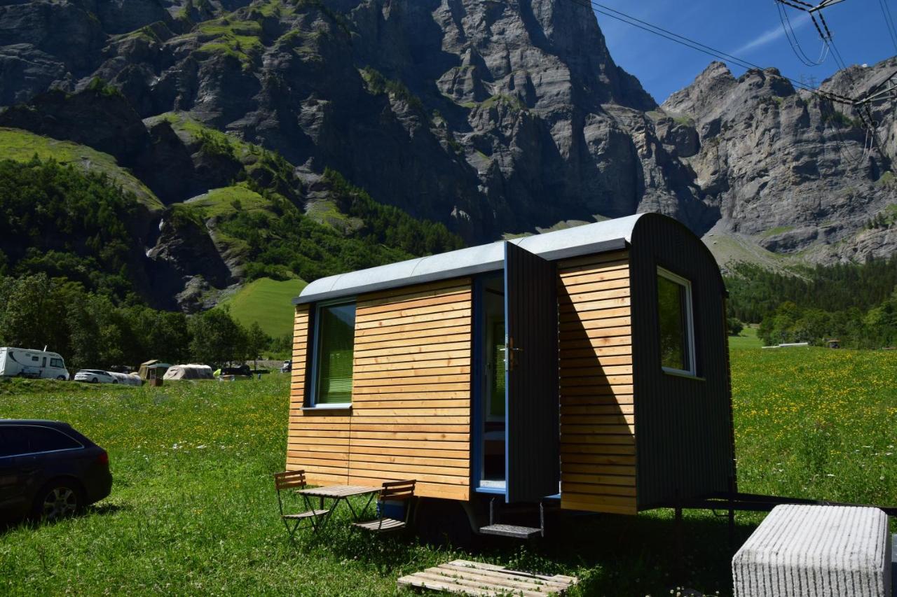 Campingplatz Mit Restaurant & Sportarena Leukerbad Exteriör bild