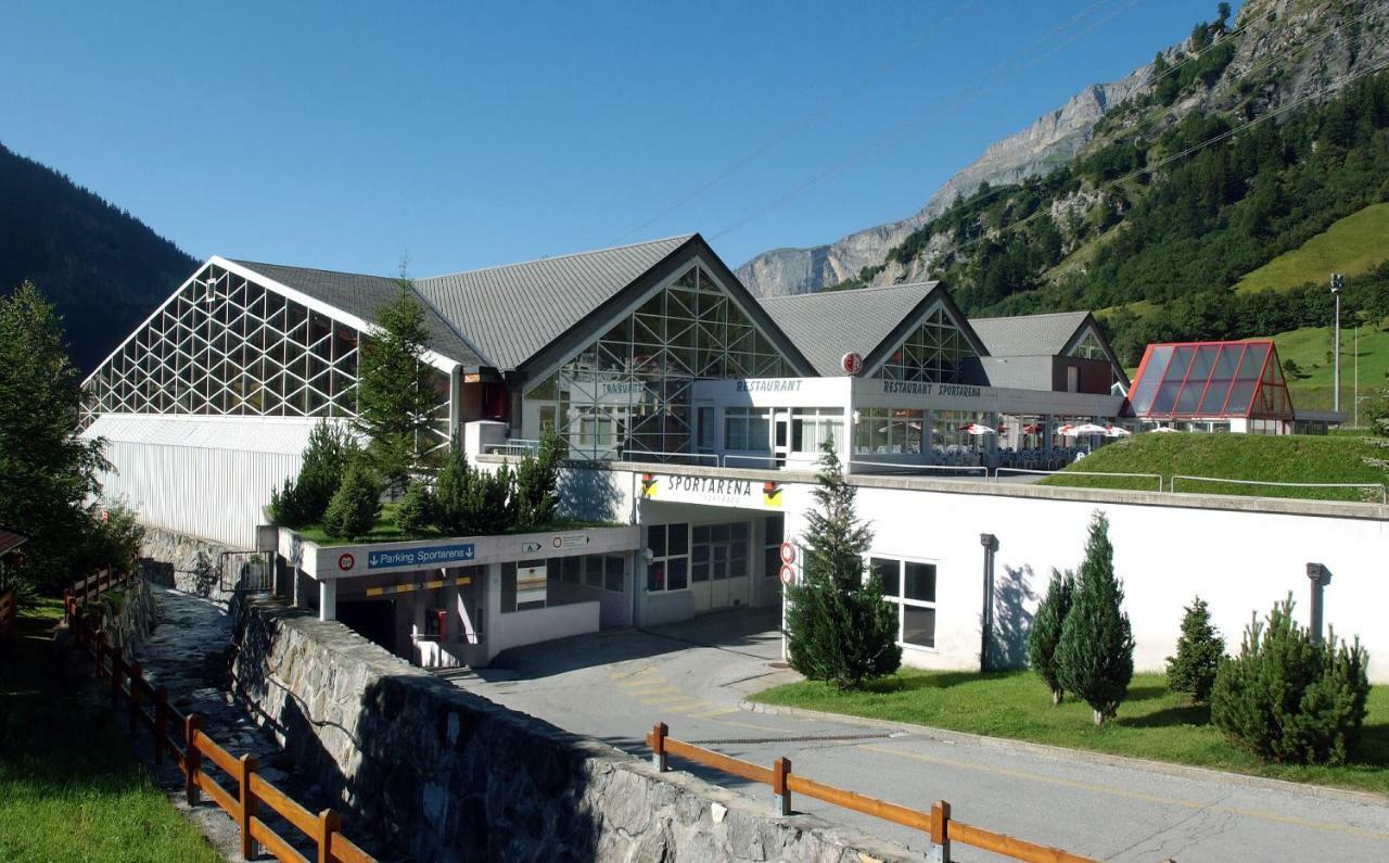 Campingplatz Mit Restaurant & Sportarena Leukerbad Exteriör bild